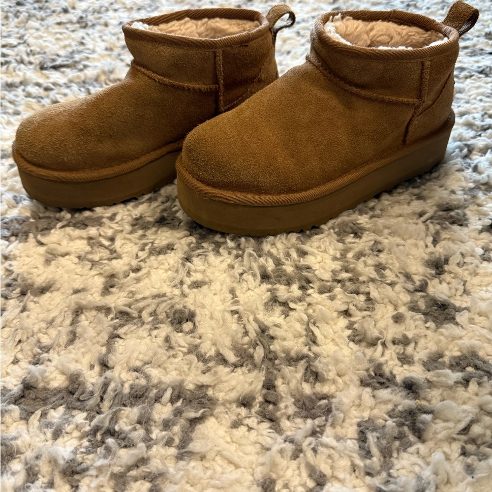 UGG Classic Ultra Mini Platform